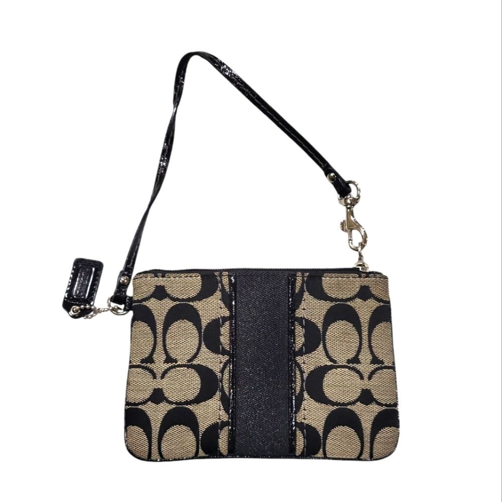Authentic EUC Coach signature canvas wallet Wristlet designer luxury